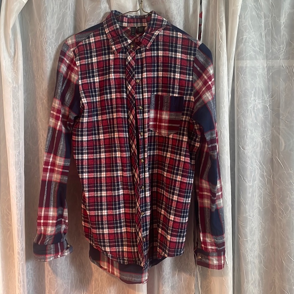𝅺Womens Flannel red and blue